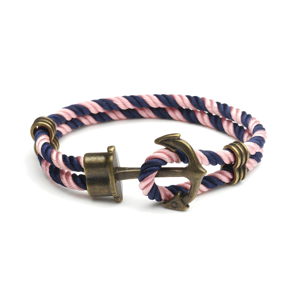 Bracelet double cordon rose et bleu avec motif ancre antique en métal vieilli.