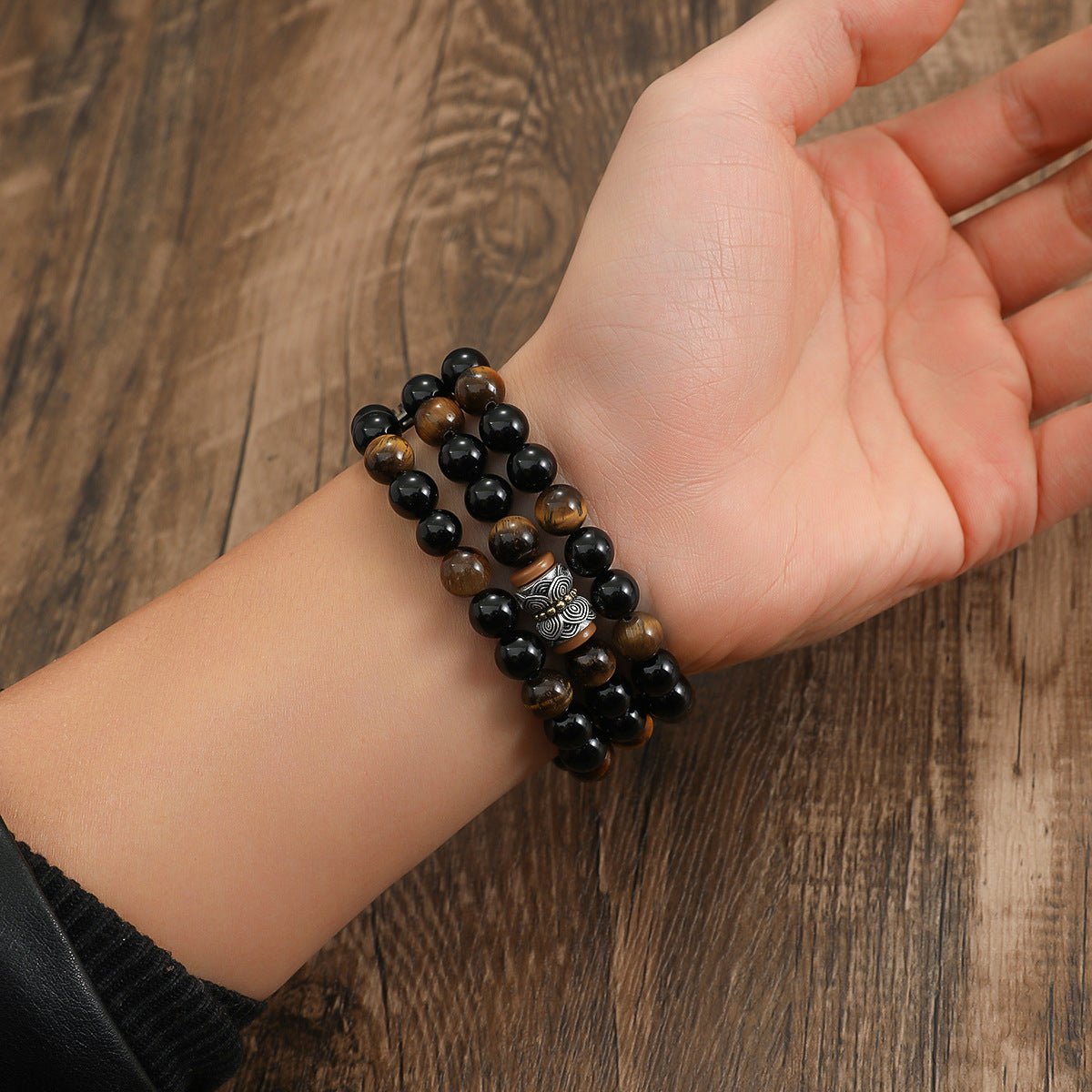 Smartwatch Bracelet in Natural Stones, Tiger’s Eye and Onyx, Multi-Strand Elastic, Ferran Model