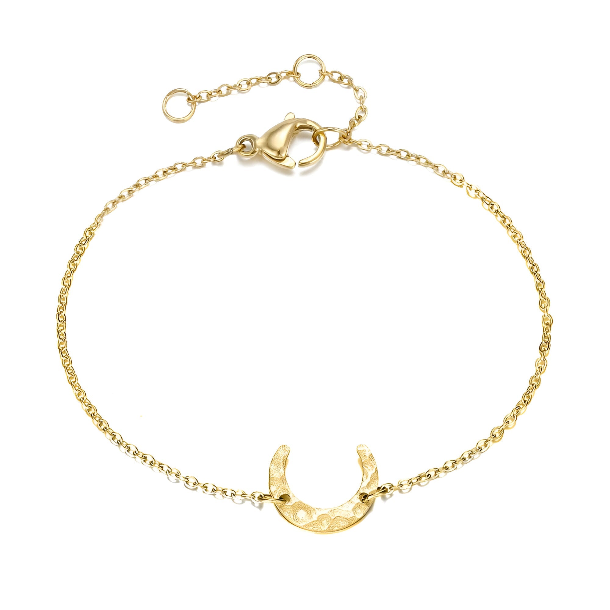Bracelet fin en acier inoxydable doré avec pendentif lune texturé et chaîne réglable.