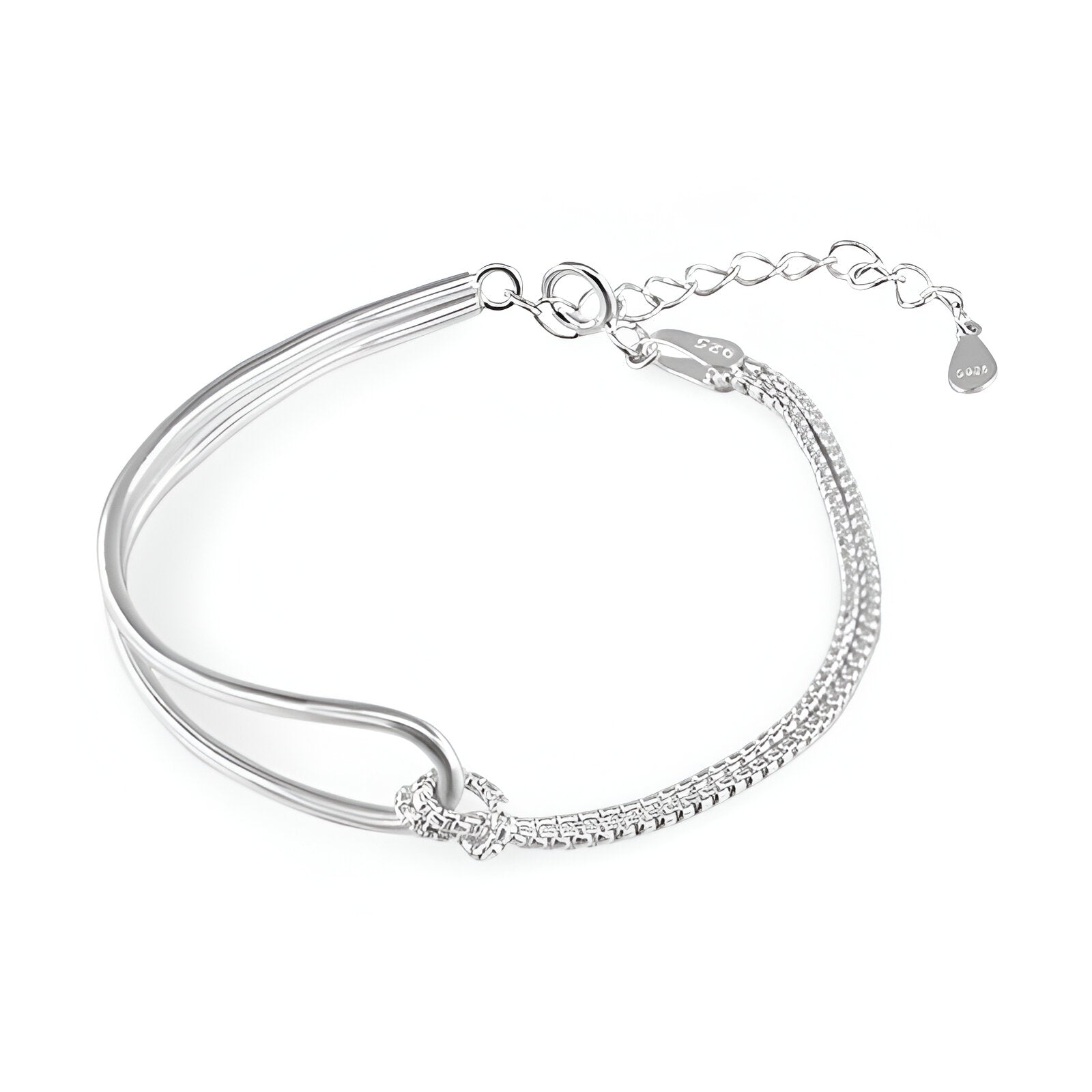Bracelet en argent sterling avec design à nœud minimaliste et chaîne fine réglable pour femme.