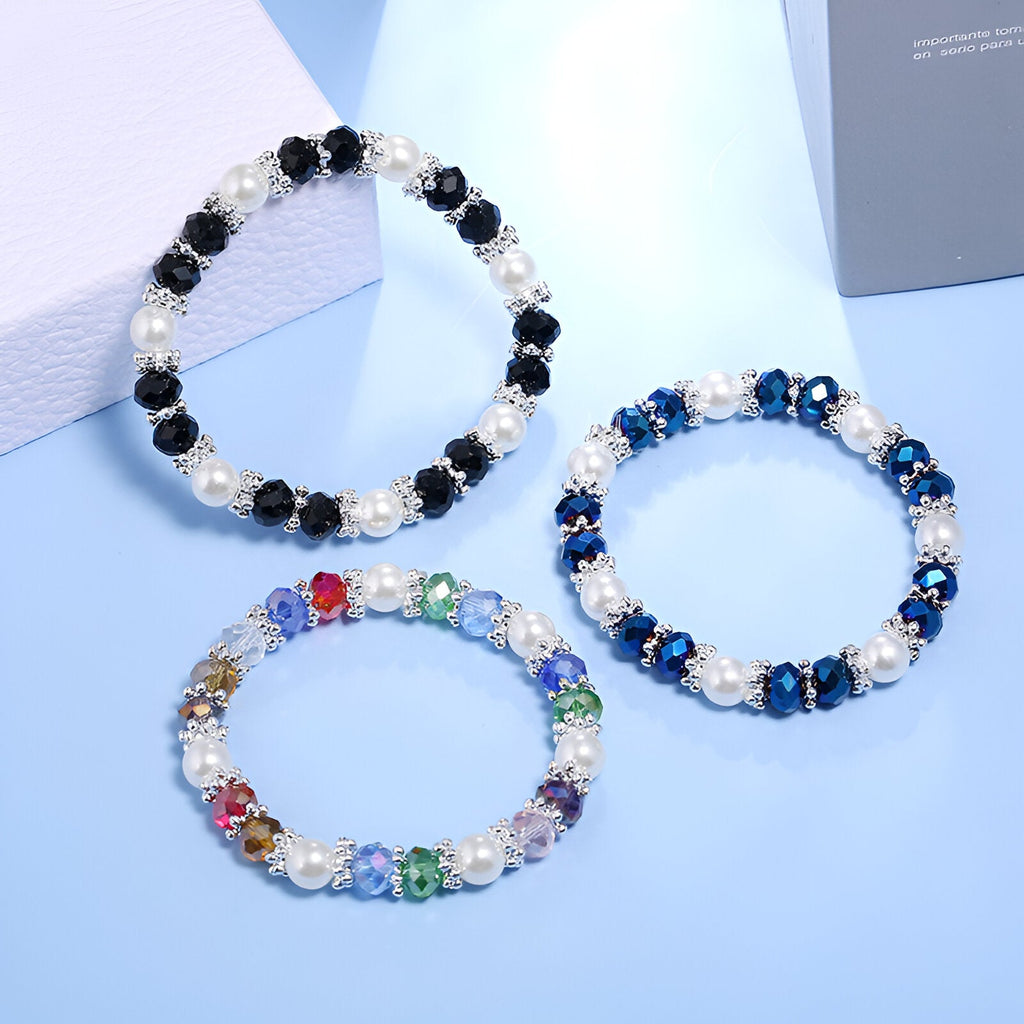 Trois bracelets perles épurés pour femme, avec cristaux bleu, noir et multicolore, style Kite.