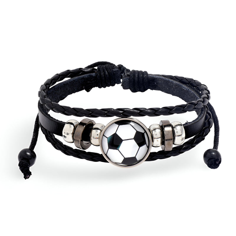 Bracelet en cuir noir à double bande avec pendentif ballon de football et perles argentées ajustable.