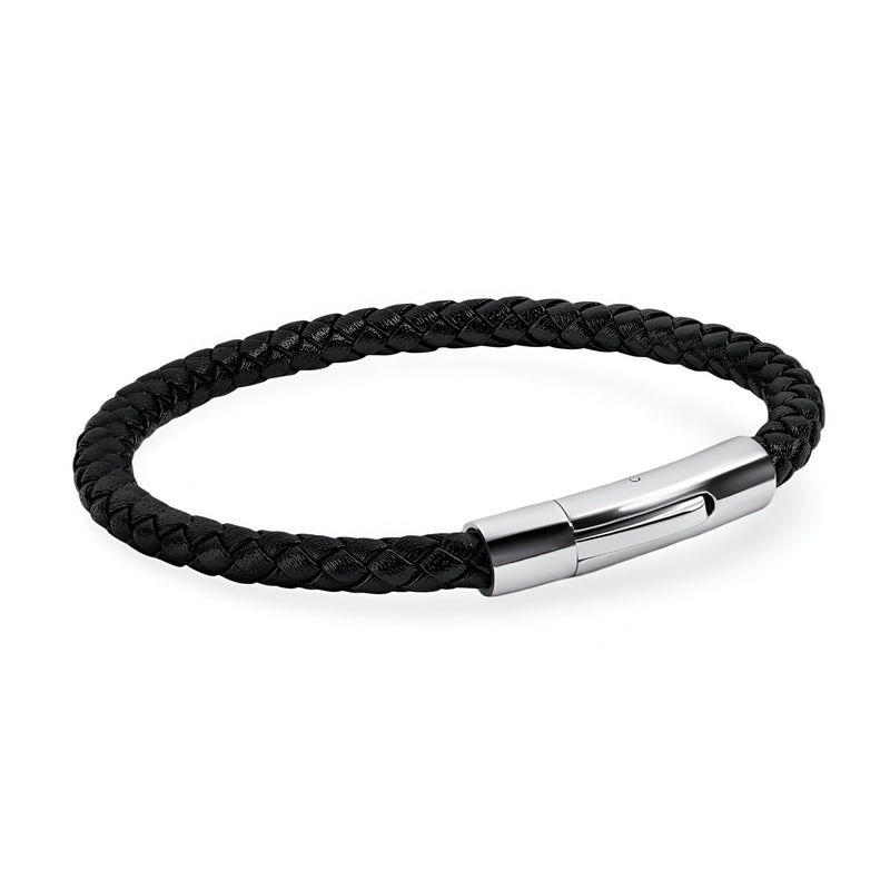 Bracelet homme en cuir noir tressé avec fermoir en acier inoxydable argenté lisse.