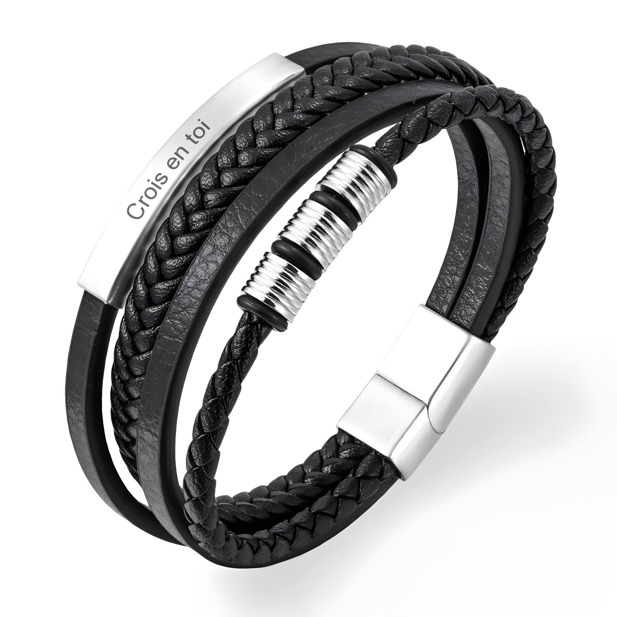 Bracelet multi-rangs en cuir noir avec plaque argentée gravée "Crois en toi" et fermoir aimanté argenté.