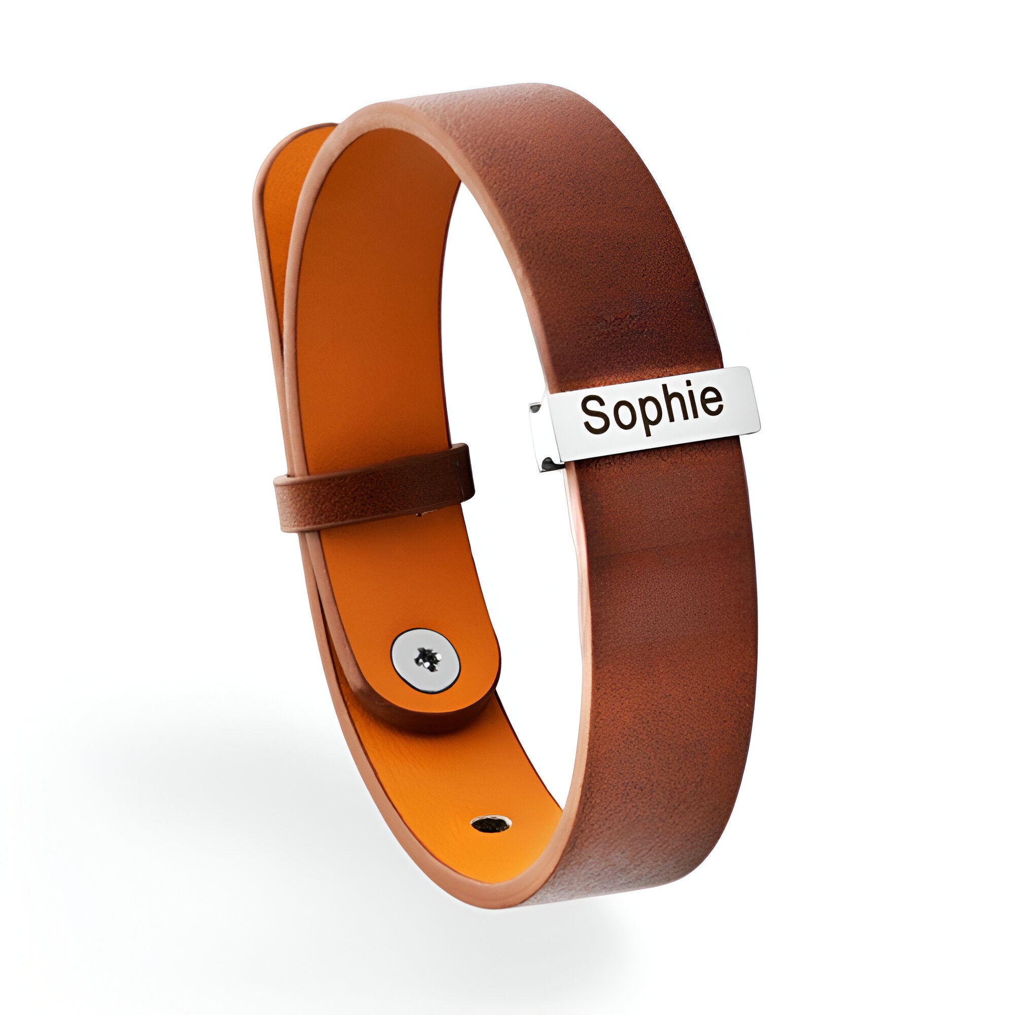 Bracelet en cuir marron avec plaque métallique gravée « Sophie » style James.