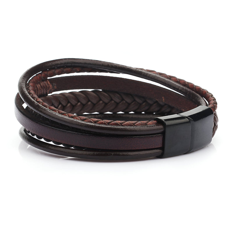 Bracelet multi-rangs homme en cuir marron, détails tressés et fermoir noir mat.