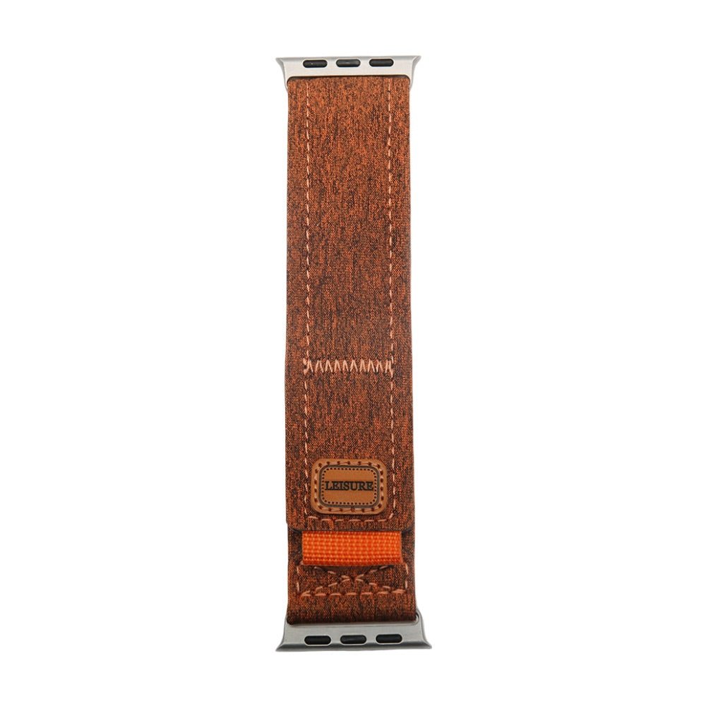Bracelet Apple Watch en jean denim marron, look casual, boucle ajustable en cuir orange.