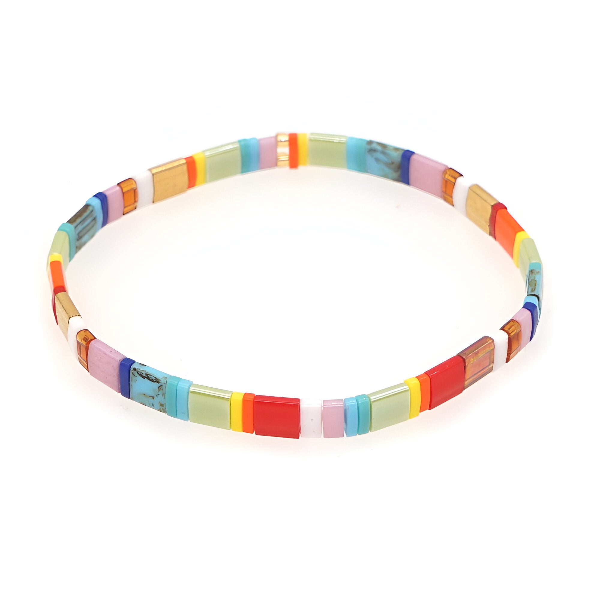 Bracelet femme multicolore en perles plates japonaises style Hikari aux couleurs vives.
