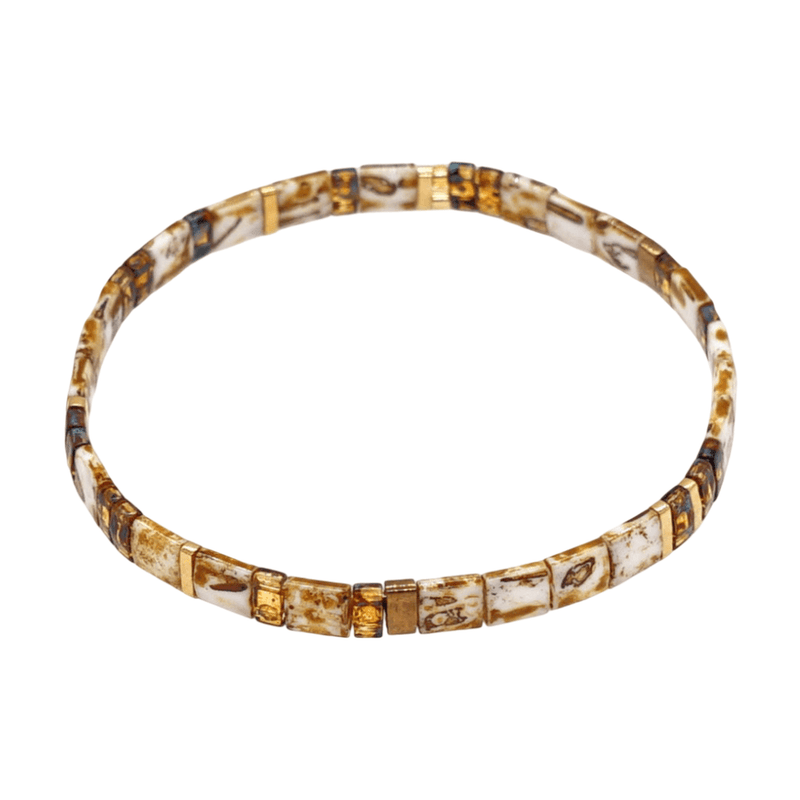 Bracelet marron en perles carrées du Japon, finition lisse, style minimaliste pour femme.