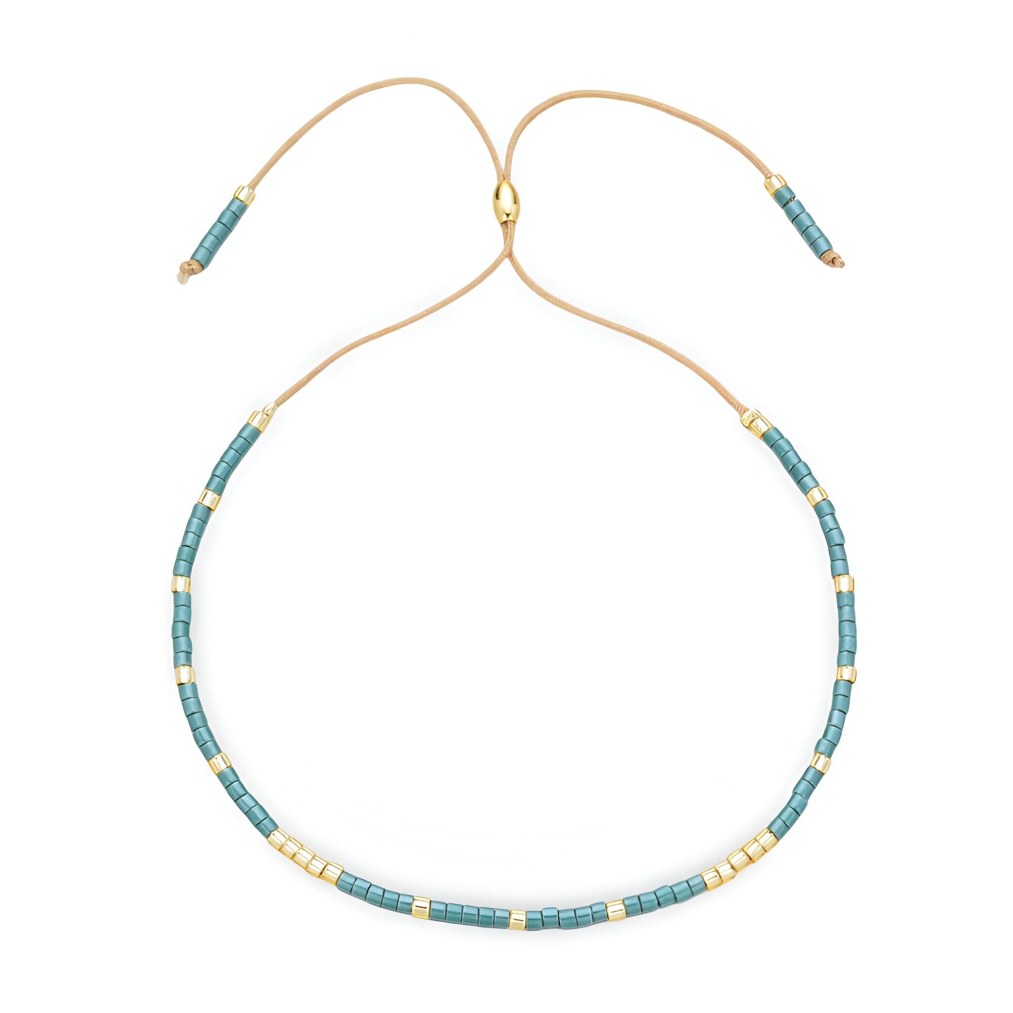 Bracelet ajustable en perles turquoise et dorées avec cordon beige fin.