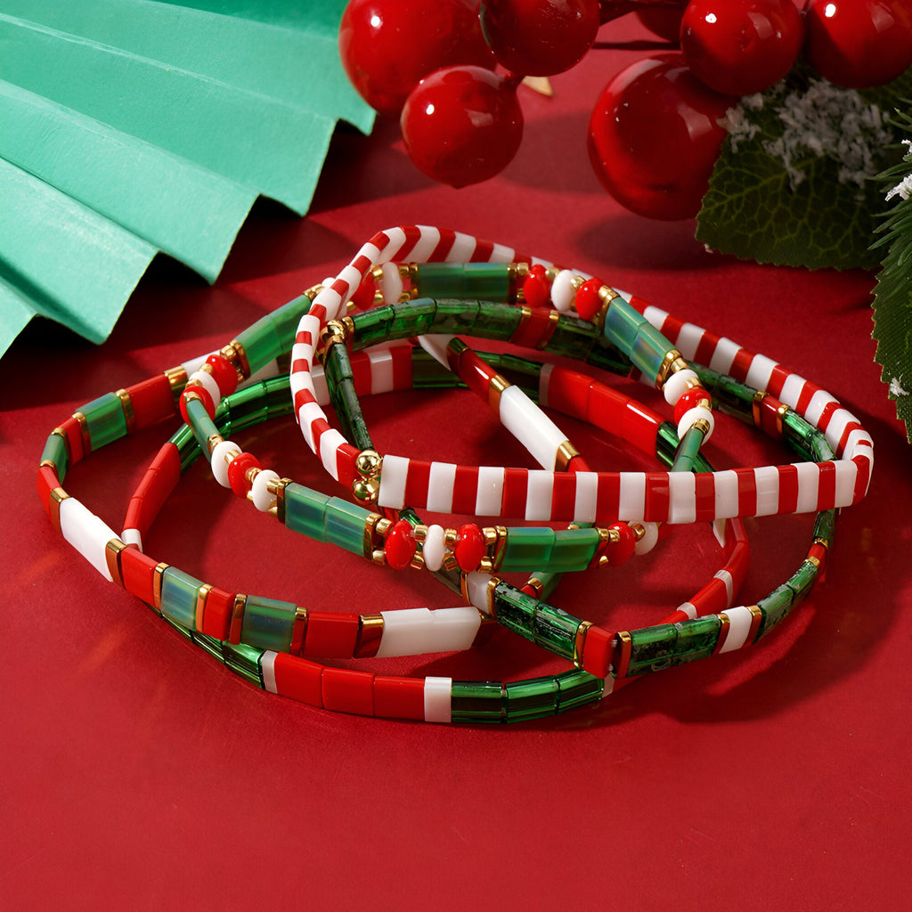 Bracelet en perles japonaises rouge, blanc et vert, style Noël, design Santana pour femme.