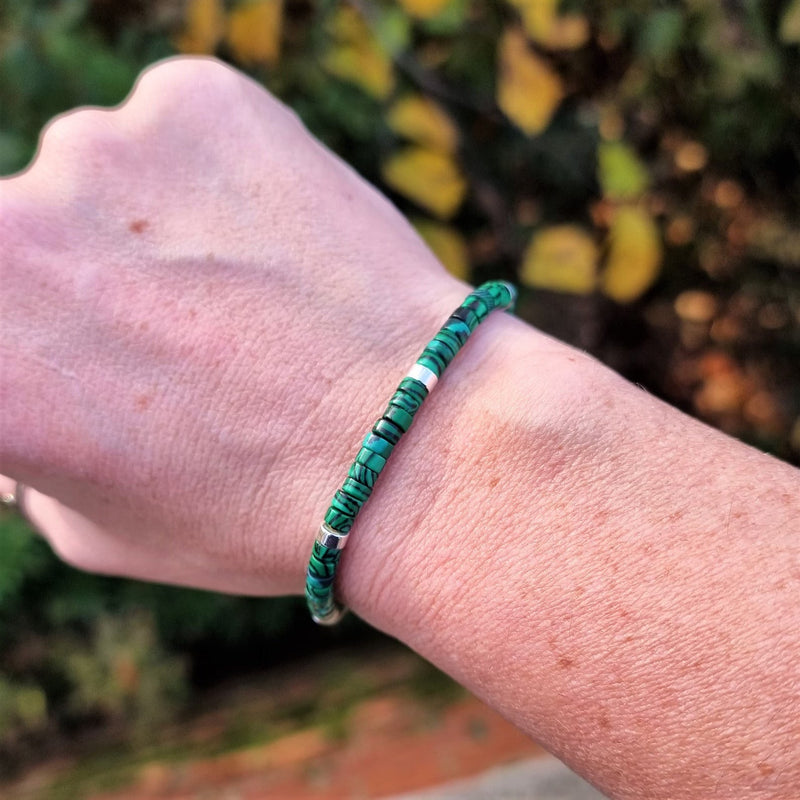 Pulsera de cuentas heishi, malaquita, unisex, modelo Sachi