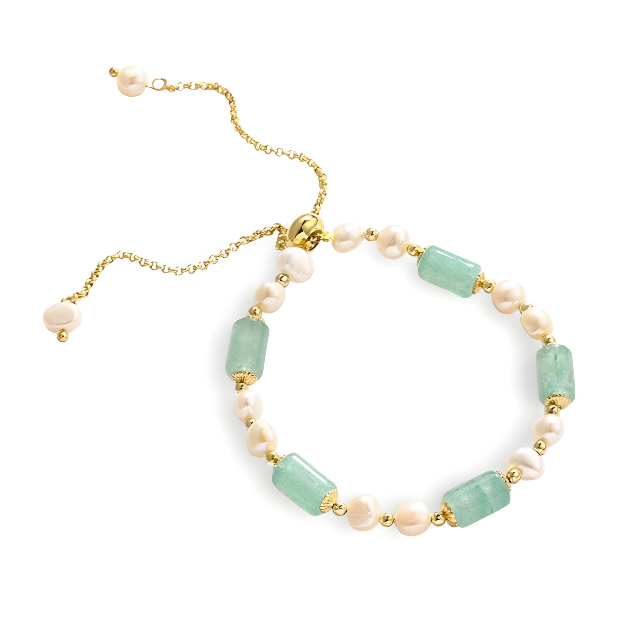 Bracelet délicat en perles blanches et pierres d'aventurine vert clair avec chaîne dorée ajustable.