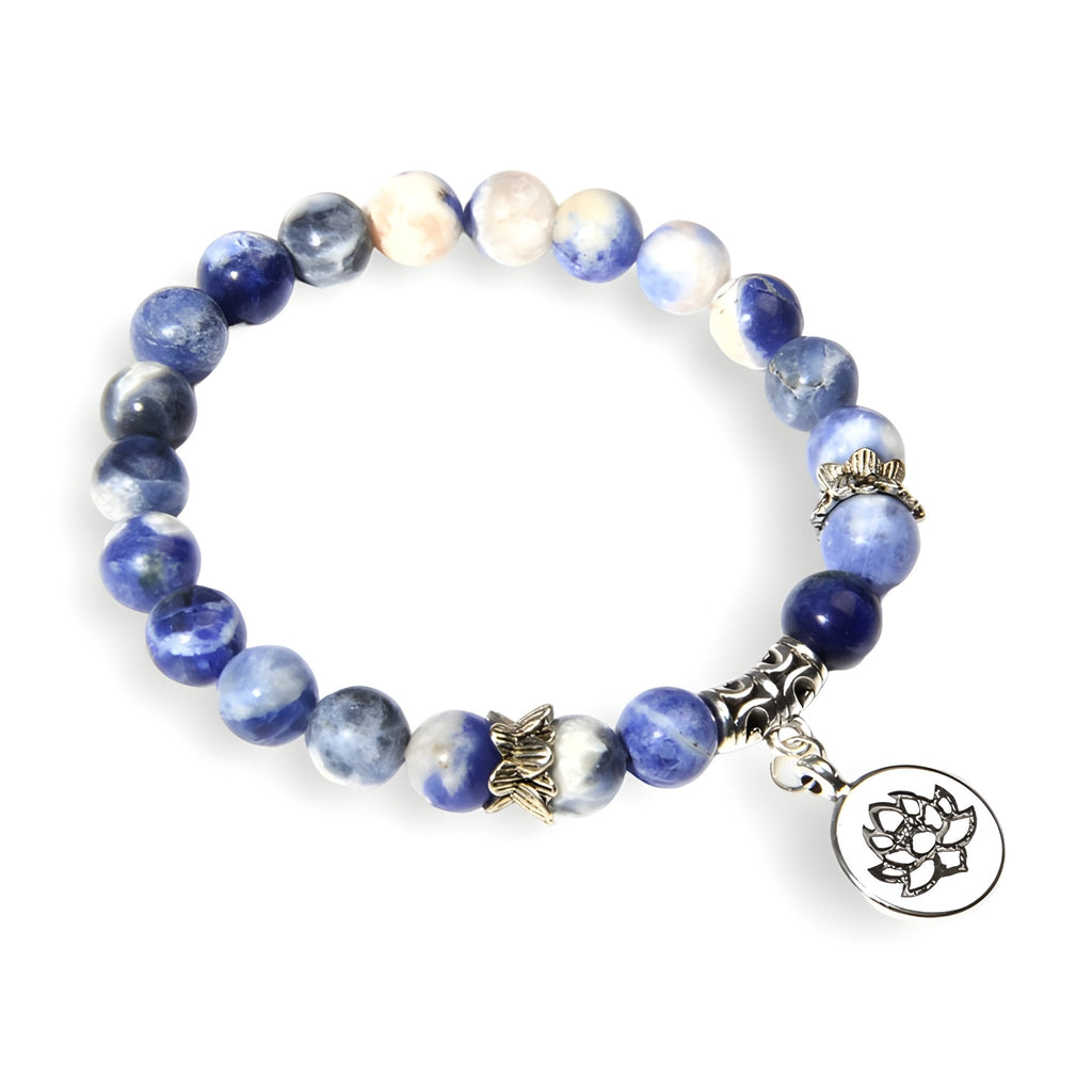 Bracelet mixte perles naturelles bleues et blanches, charme fleur de lotus en métal argenté.