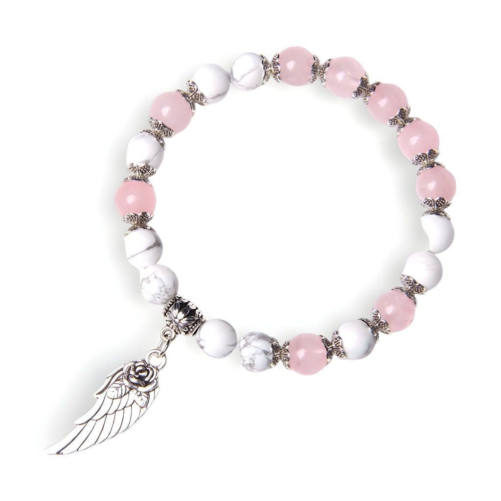 Bracelet mixte en pierres naturelles roses et blanches avec pendant plume argenté détaillé.