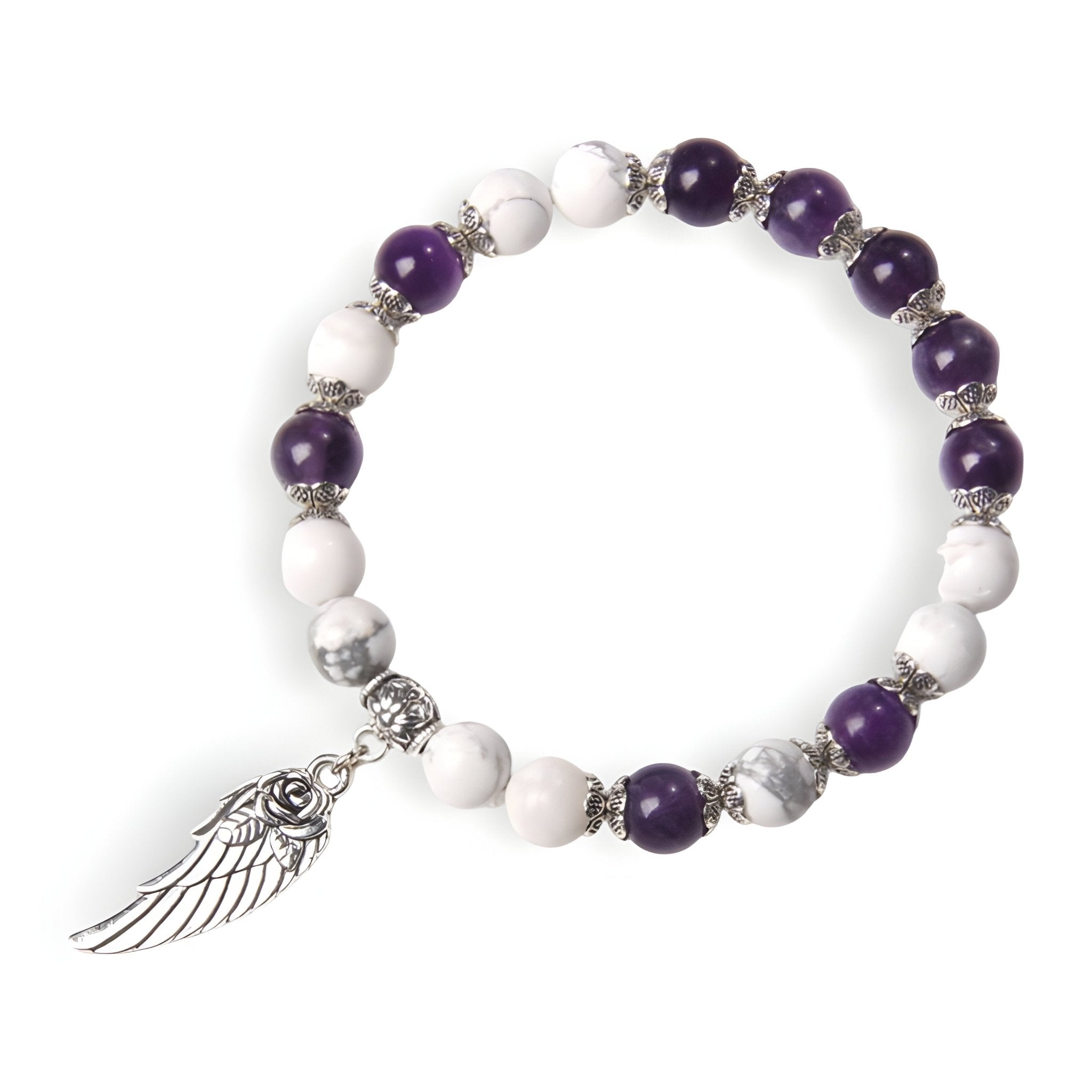 Bracelet mixte en perles d'améthyste et pierres blanches avec charm plume argenté.