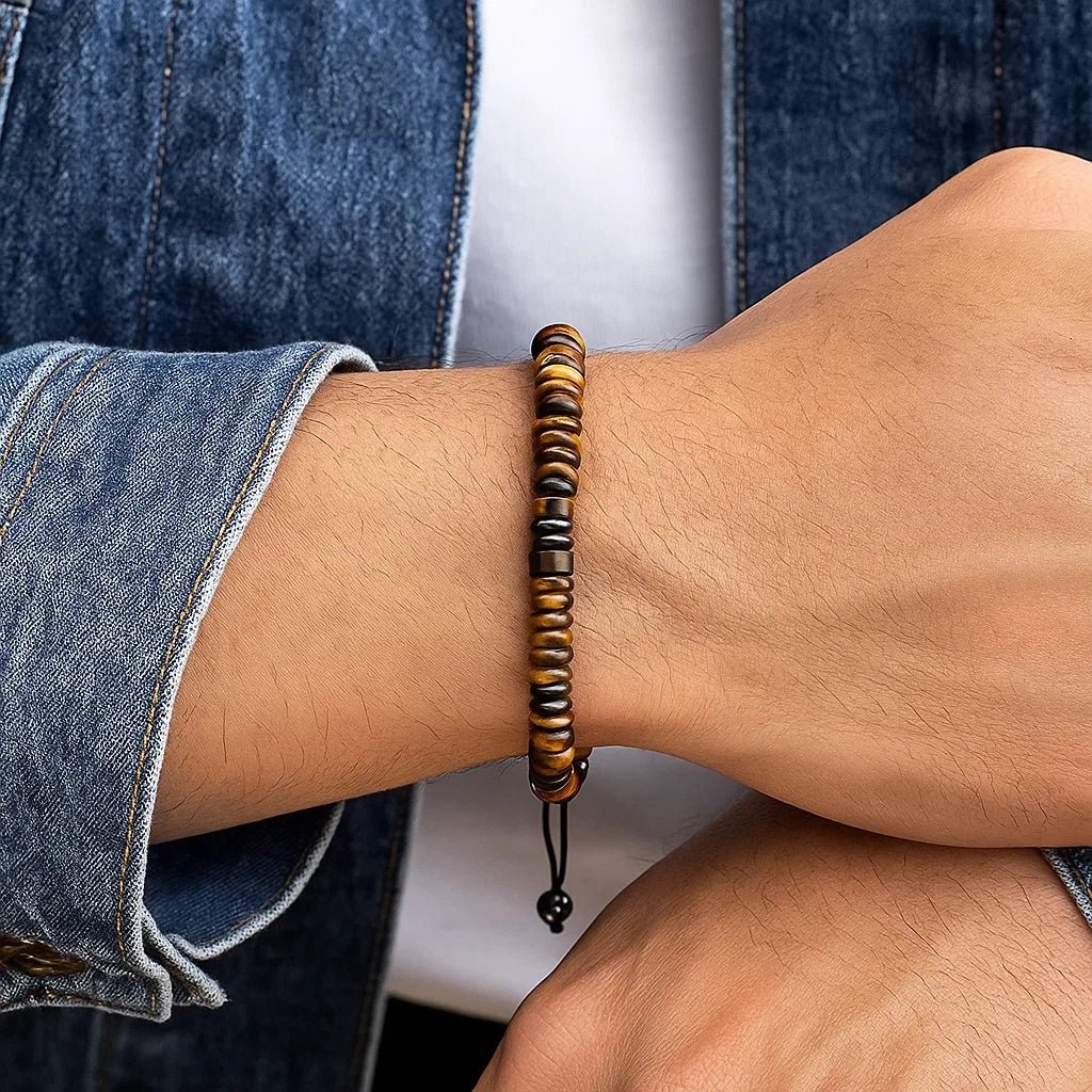 Bracelet ajustable en pierres d'œil de tigre aux tons marron et noir avec perles rondes lisses.