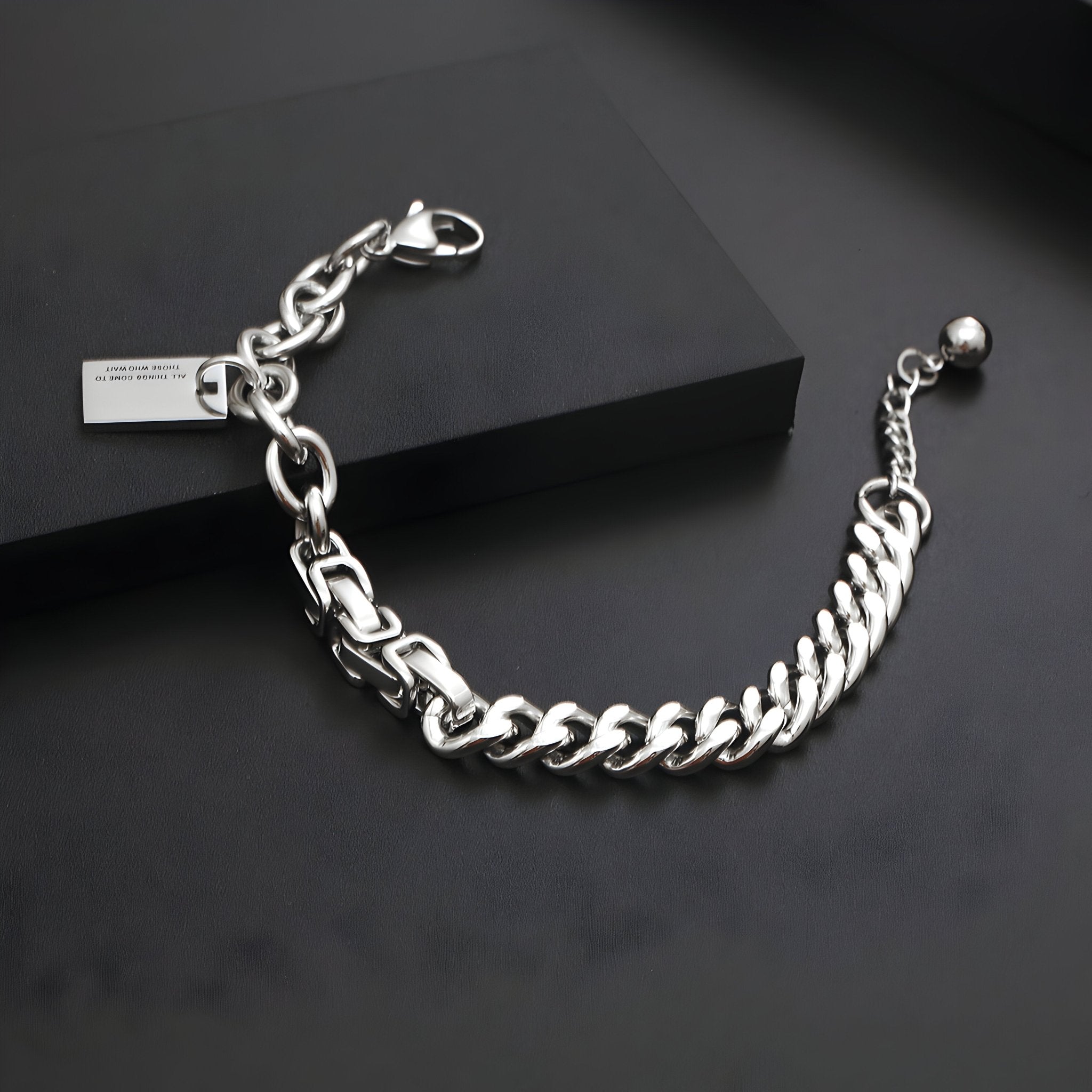 Bracelet homme en titane argenté avec plaque gravée et chaîne épaisse, modèle Toby, 19 cm.