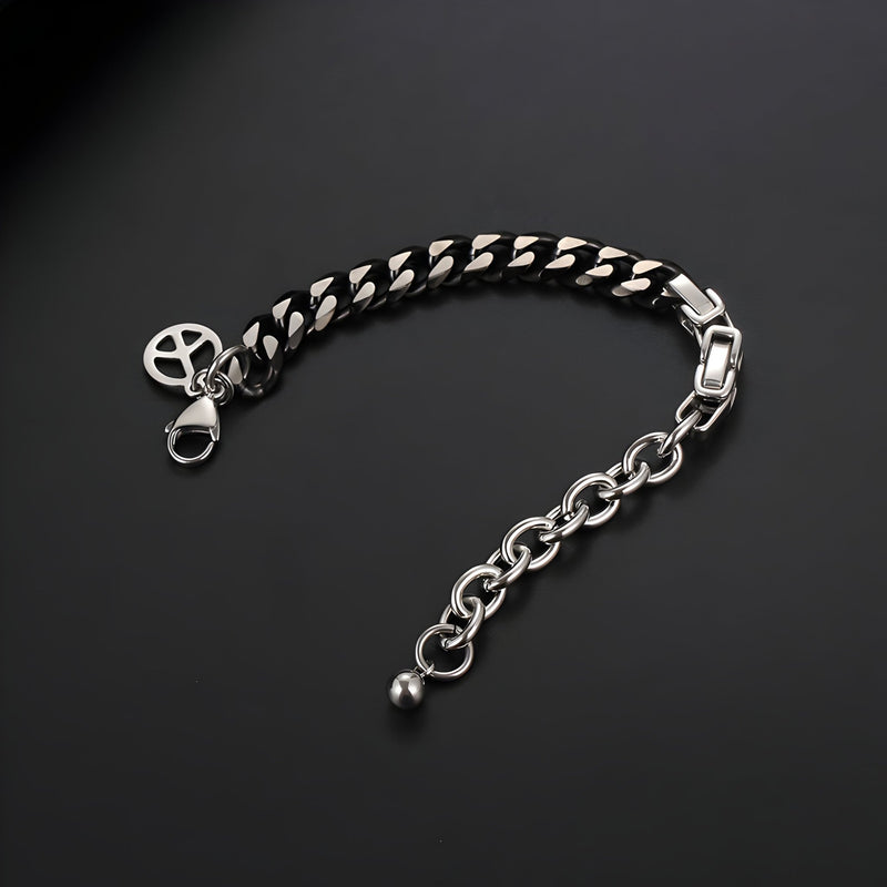 Bracelet en titane argent et noir à triple maille avec pendentif Peace and Love masculin.