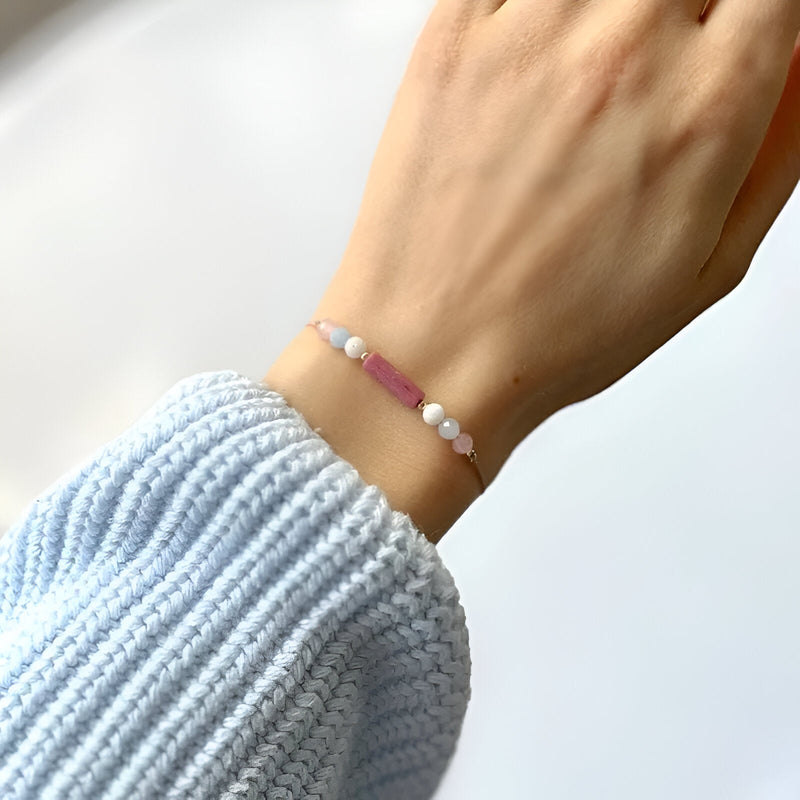 Pulsera fina de piedras naturales para mujer, modelo Elysande