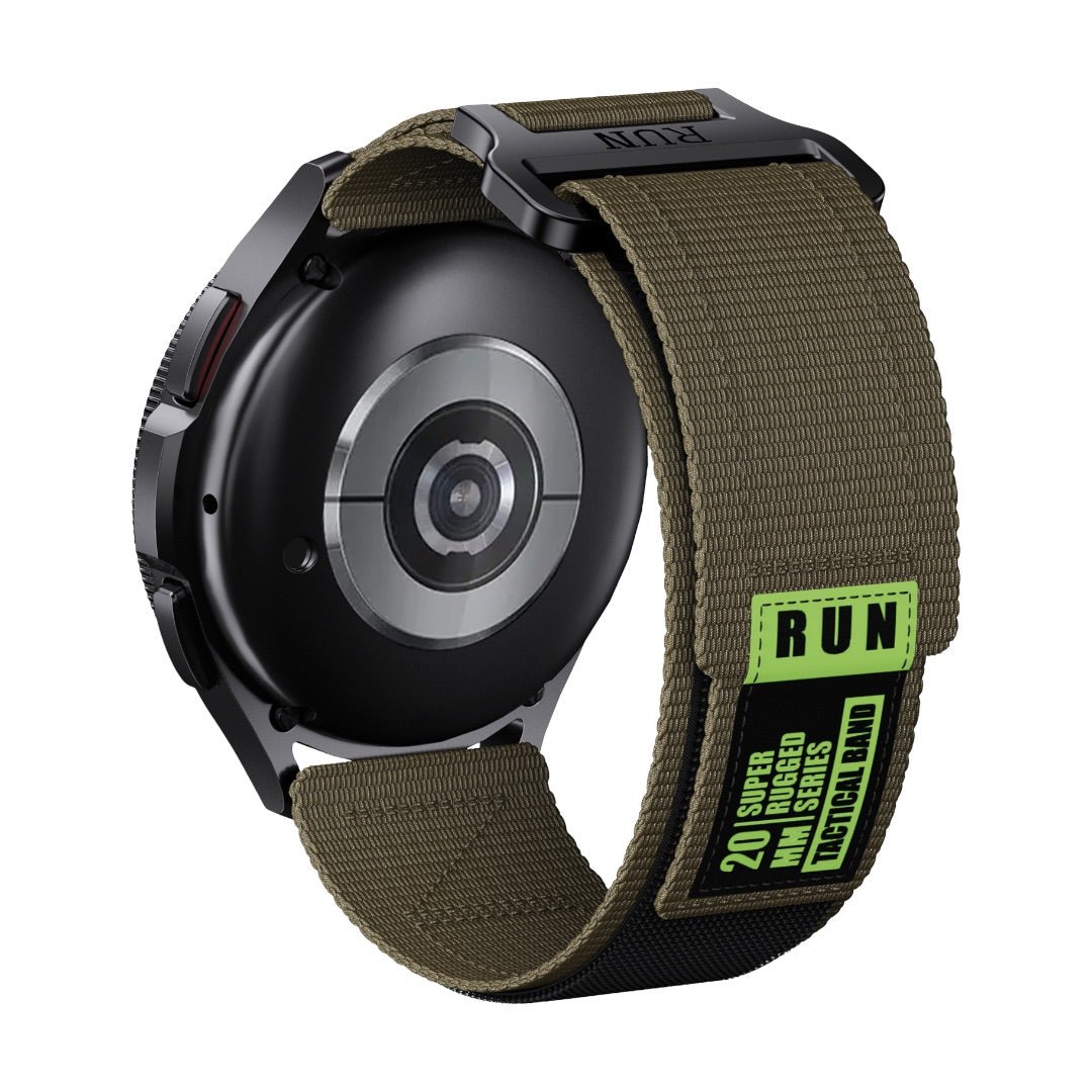 Bracelet Garmin en nylon vert olive ultra solide avec fermoir noir et étiquette RUN verte, style outdoor.