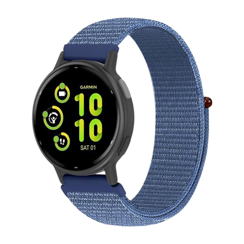 Bracelet montre Garmin bleu en nylon tissé avec boucle scratch noire ultra légère, style sport confortable.