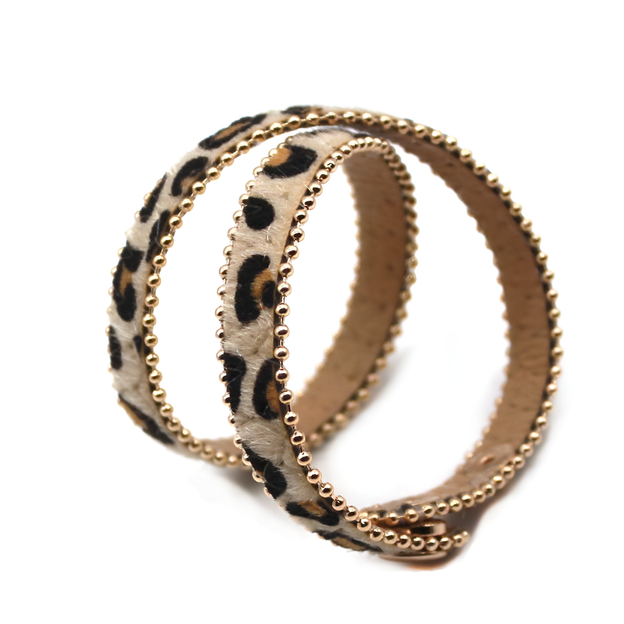 Bracelet marron en microfibre avec motif léopard et bordure dorée perlée pour femme.