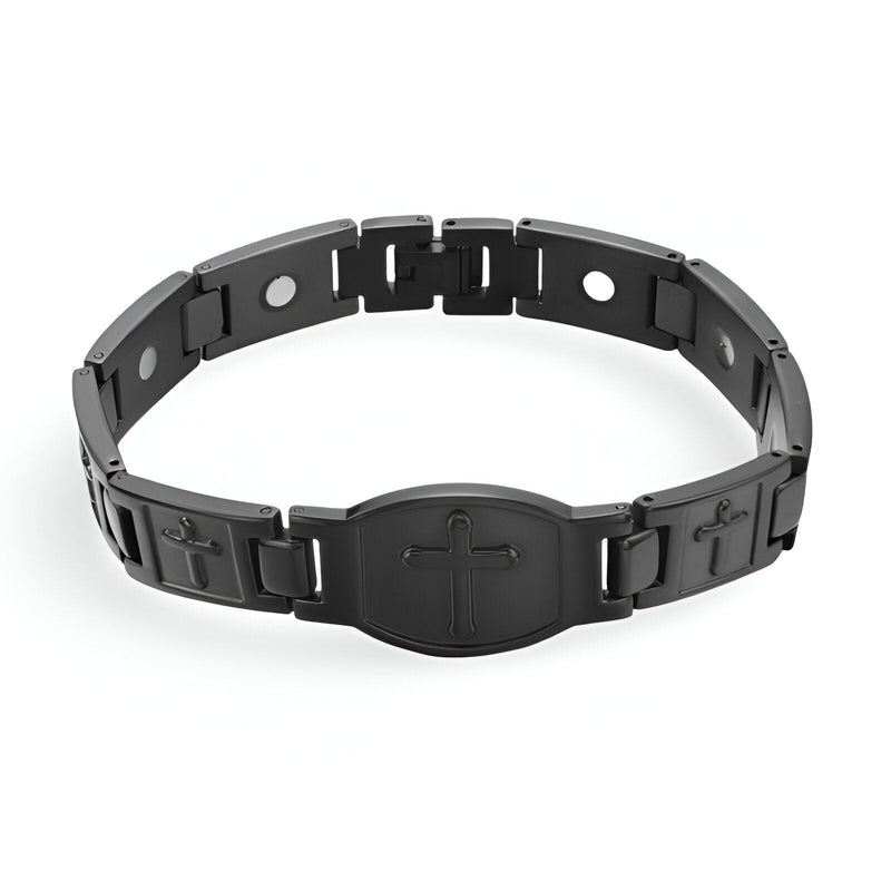 Bracelet magnétique homme en titane noir avec croix chrétienne gravée et maillons larges.