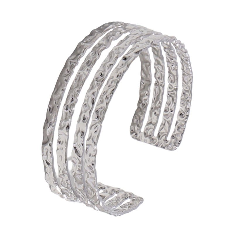 Bracelet manchette doré, effet martelé texturé, en acier inoxydable, modèle Oris - La Boutique du Bracelet