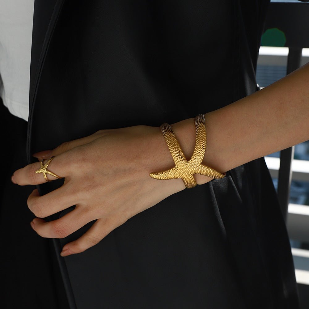 Bracelet manchette doré, étoile de mer, en acier inoxydable, modèle Soryla - La Boutique du Bracelet