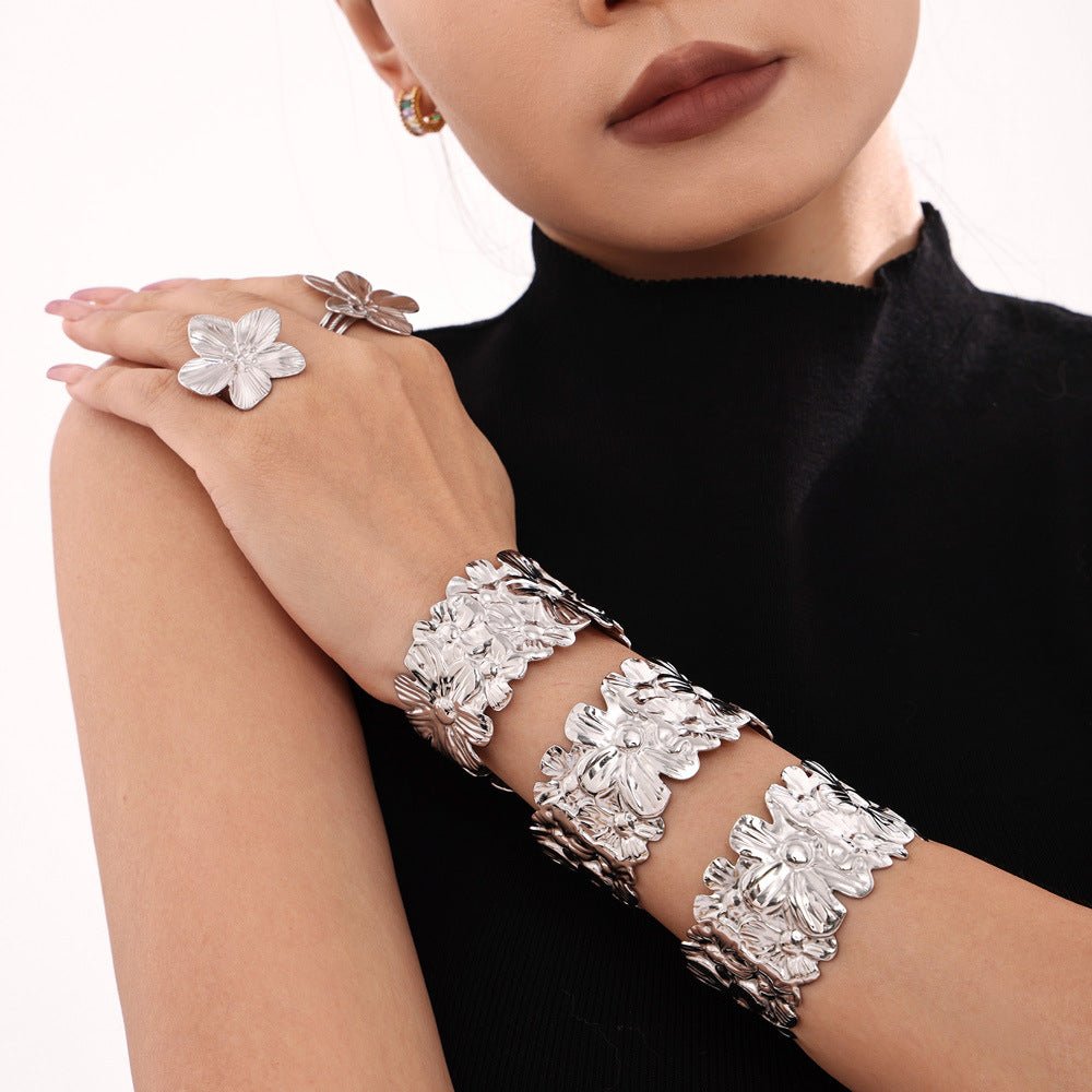 Bracelet manchette, en acier inoxydable, fleurs éclatantes, idéal été, modèle Hortense - La Boutique du Bracelet
