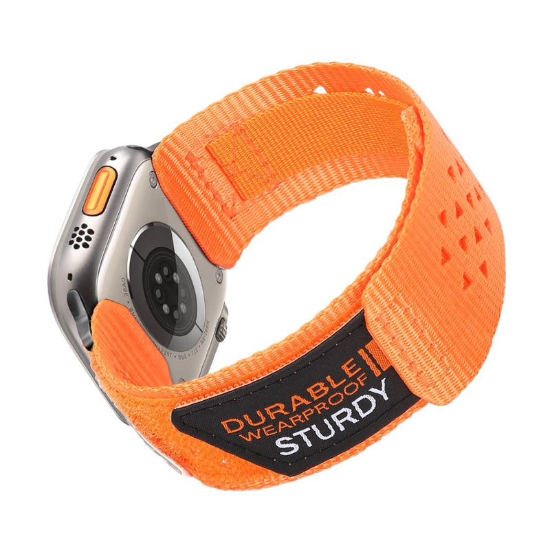 Bracelet Apple Watch en nylon orange résistant avec fermeture velcro et étiquette "Durable Wearable Sturdy".