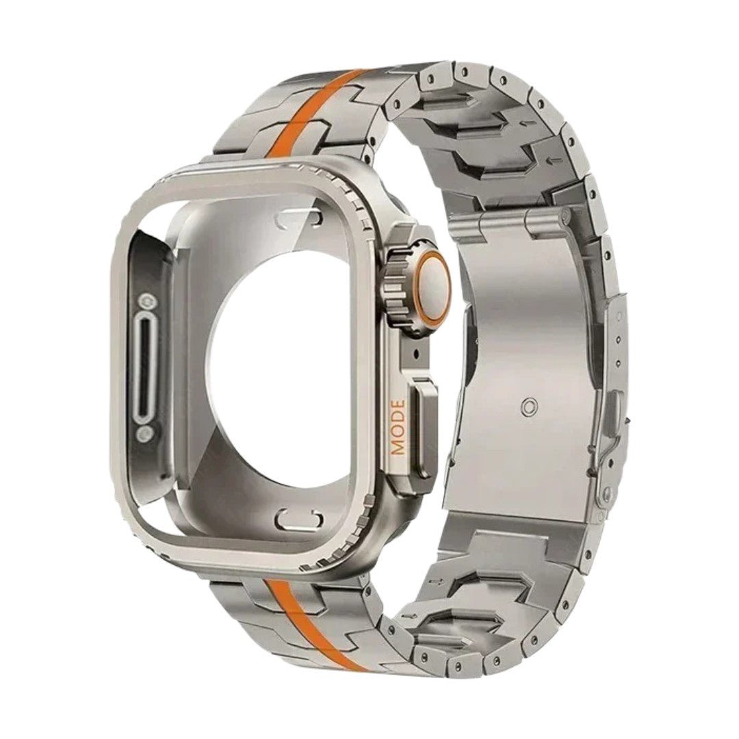 Bracelet montre Apple en titane gris avec maille moderne et ligne orange distinctive, boucle déployante robuste.