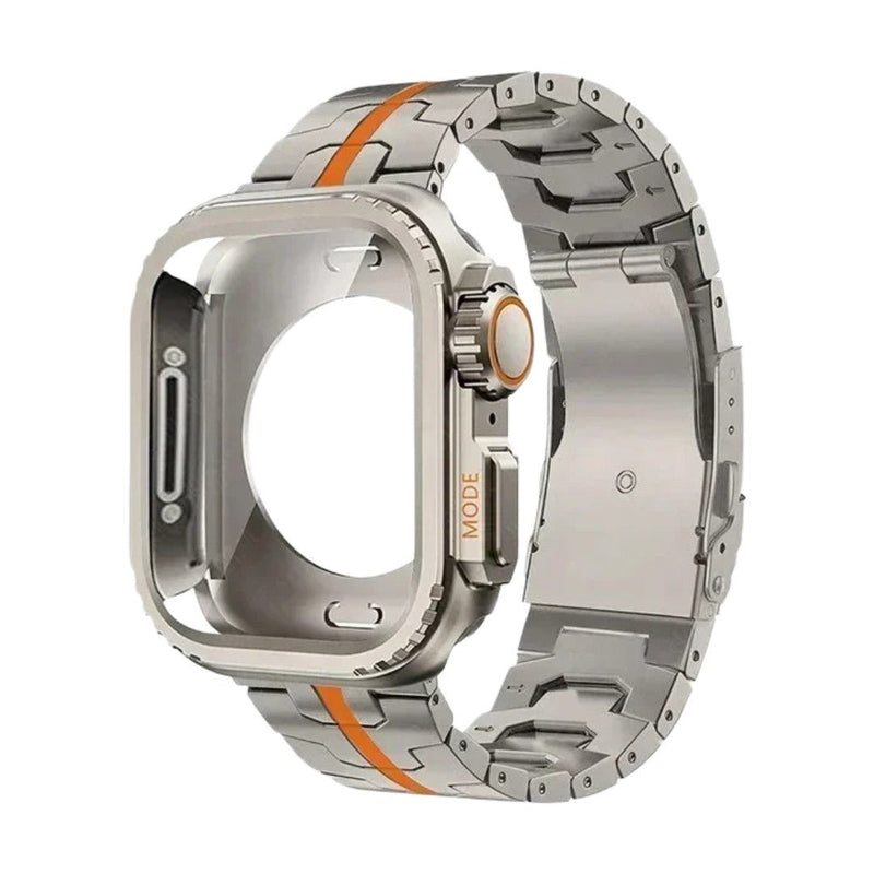 Bracelet montre Apple en titane gris avec maille moderne et ligne orange distinctive, boucle déployante robuste.