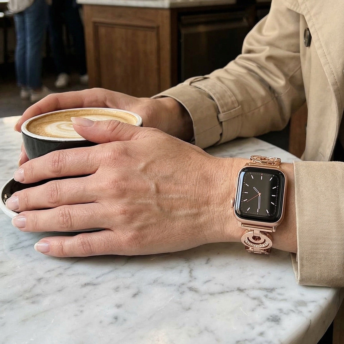 Apple Watch bracelet, circular links with moon motif set with zircons, Gipsy model
