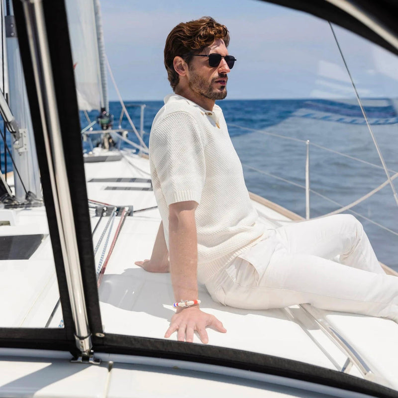 Bracelet homme drapeau français en coton noir avec fermoir mousqueton en acier inoxydable.