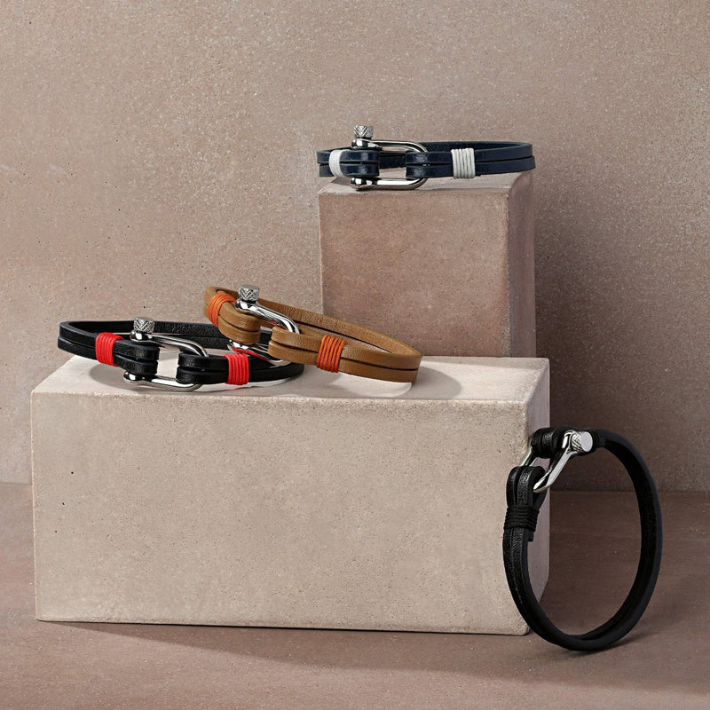 Bracelet homme cuir noir avec mousqueton acier inoxydable, modèle Fernando, design élégant.