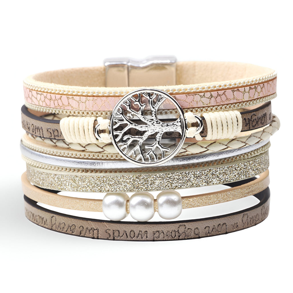 Bracelet multi-rangs beige en microfibre avec pendentif arbre de vie en métal argenté et perles blanches.