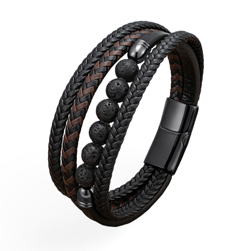 Bracelet multi-rangs homme en cuir marron tressé avec perles noires en pierre volcanique et fermoir noir mat.