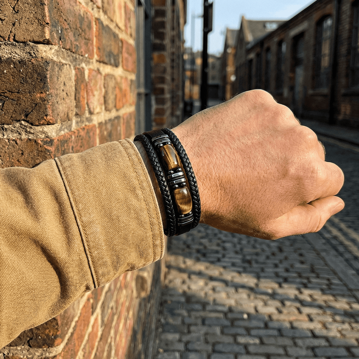 Mehrreihiges Armband aus natürlichem Tigerauge, magnetischer Edelstahlverschluss, für Herren, Modell Raven