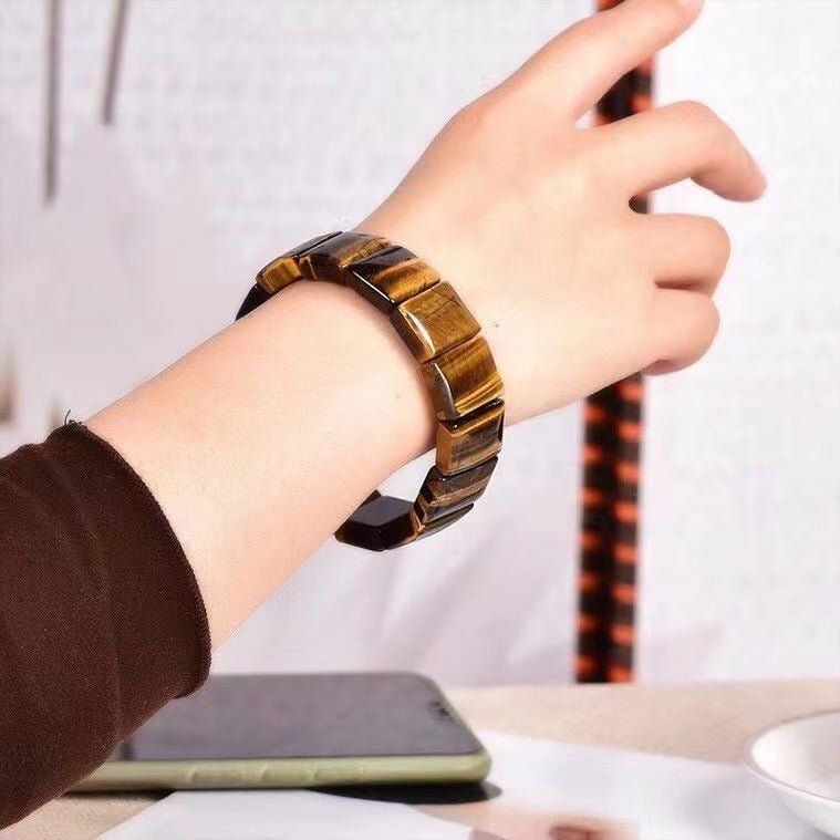 Bracelet naturel en pierres d'oeil de tigre carrés, aspect sauvage tendance, modèle Xume - La Boutique du Bracelet