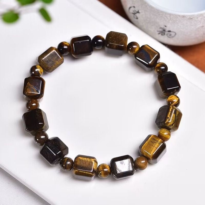 Bracelet naturel en pierres d'oeil de tigre cubiques, apporte force et sérénité, modèle Ziza - La Boutique du Bracelet