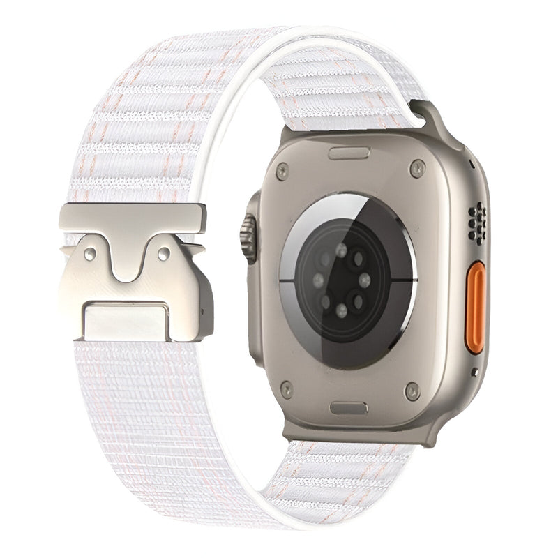 Bracelet nylon blanc avec boucle parachute argentée, fermoir tactique, pour Apple Watch.