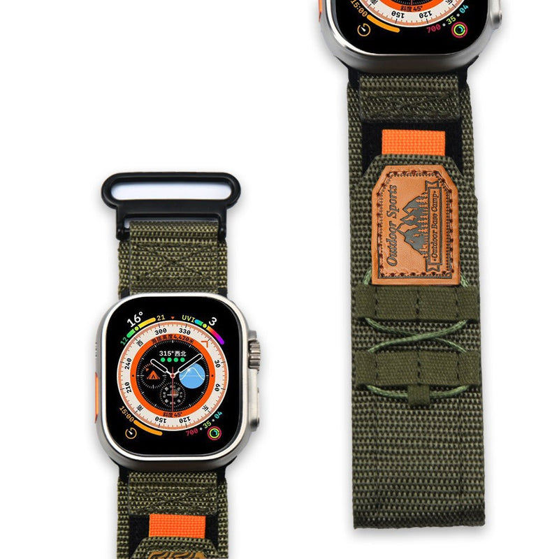 Bracelet nylon kaki ajustable à velcro pour Apple Watch avec étiquette orange et noire.