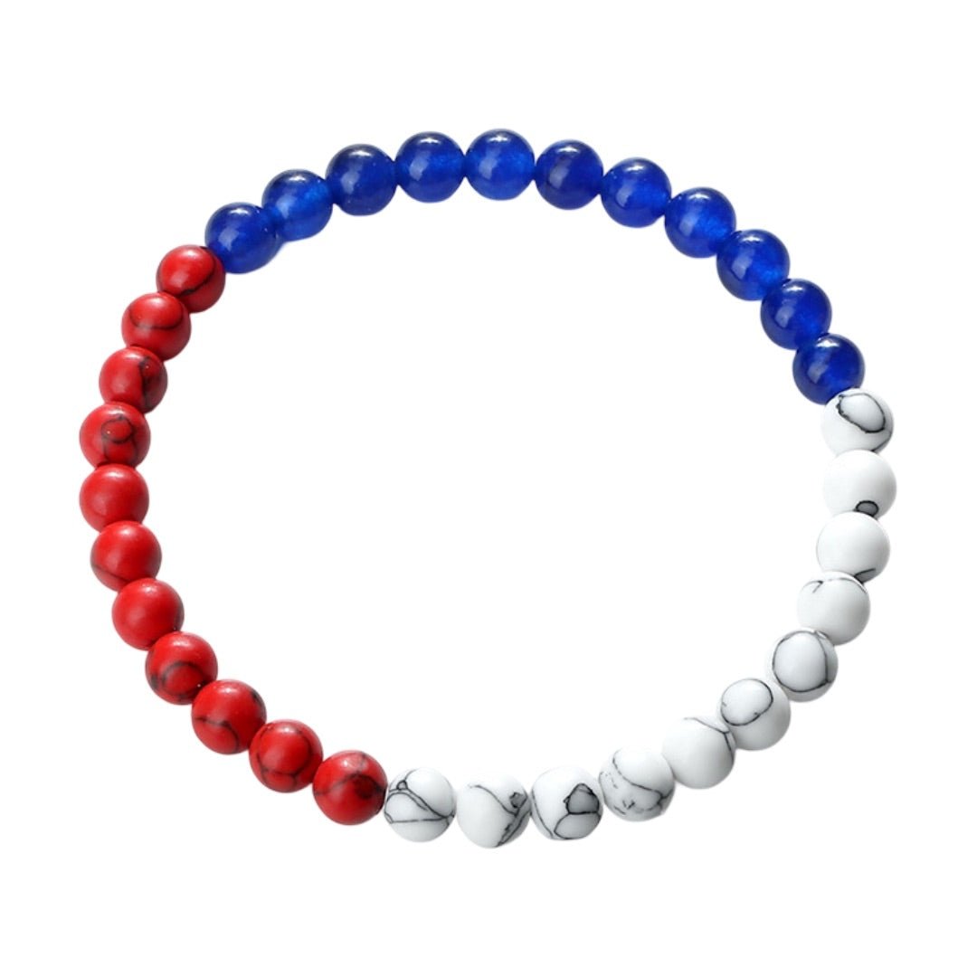 Bracelet perlé avec pierres d'imitation bleu, blanc marbré et rouge, cordon souple noir.