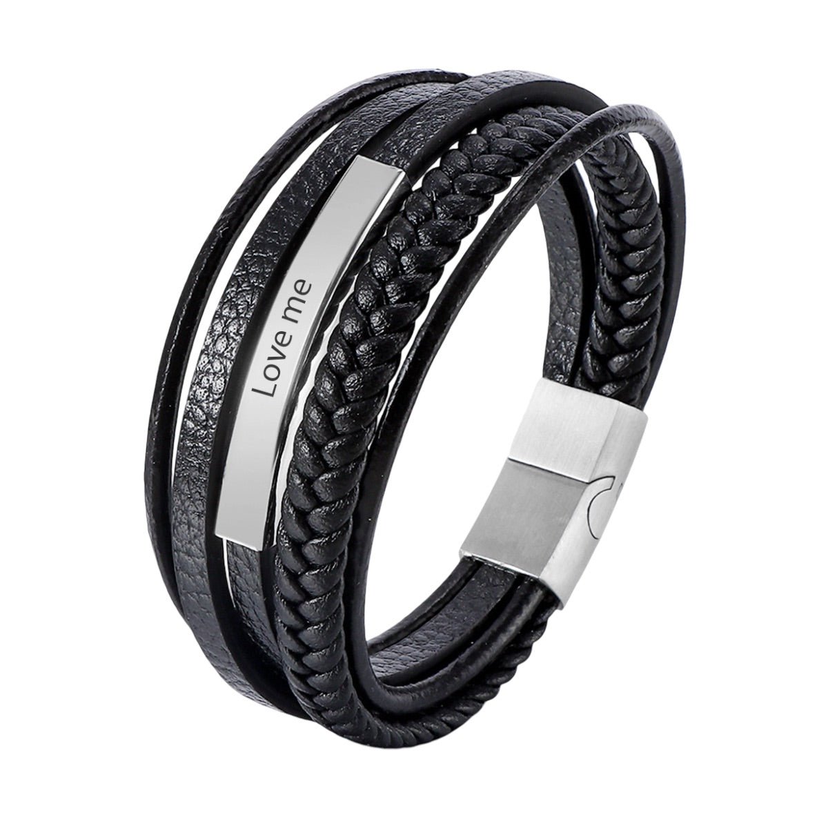Bracelet homme en cuir noir multi-brins avec plaque acier gravée "Love me" et fermoir magnétique en acier inoxydable.
