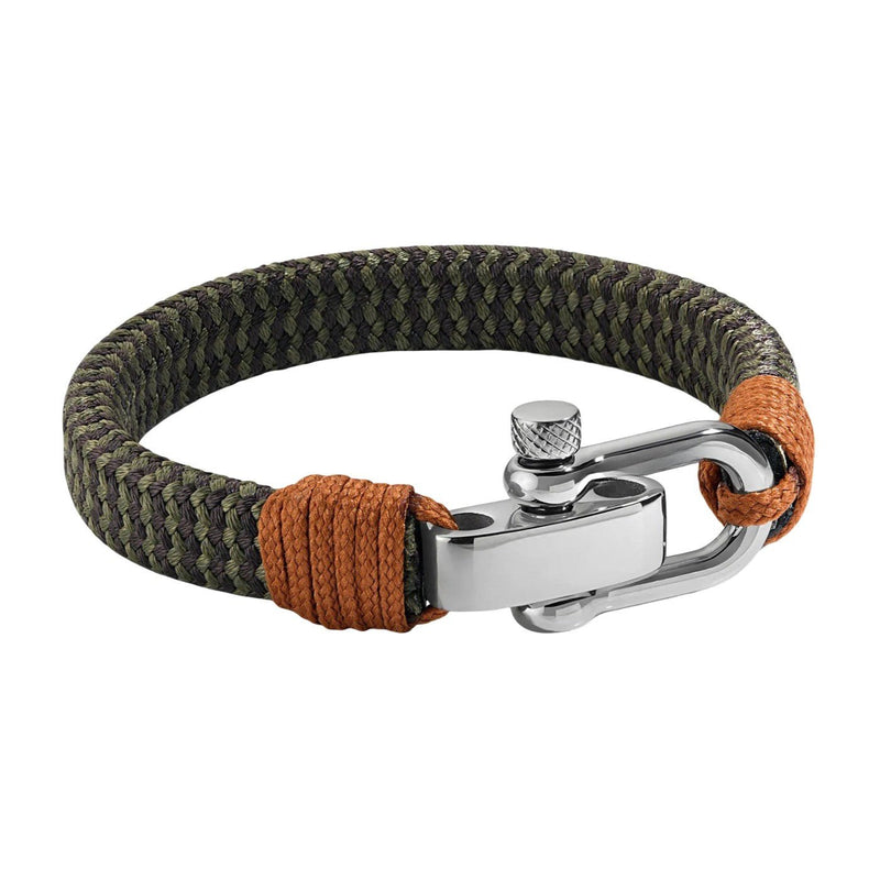 Bracelet homme en coton tressé kaki avec fermoir manille en acier inoxydable argenté et détails en corde orange.