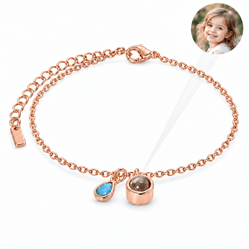Bracelet photo personnalisé, acier inoxydable, avec pierre de naissance en goutte, cadeau intime et unique, modèle Ruliqua — Décembre / Or rosé — packshot studio photo-projection nette