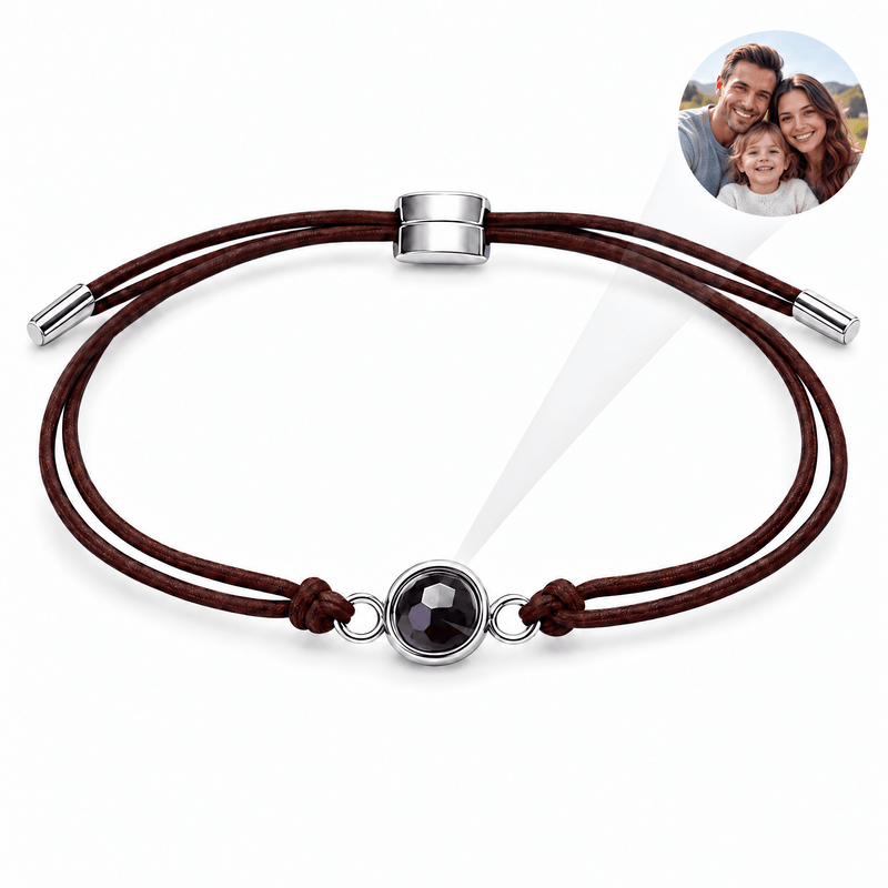 Bracelet photo personnalisé, cordon réglable, perle de projection, modèle Saphile — Café et argent — packshot studio photo-projection nette