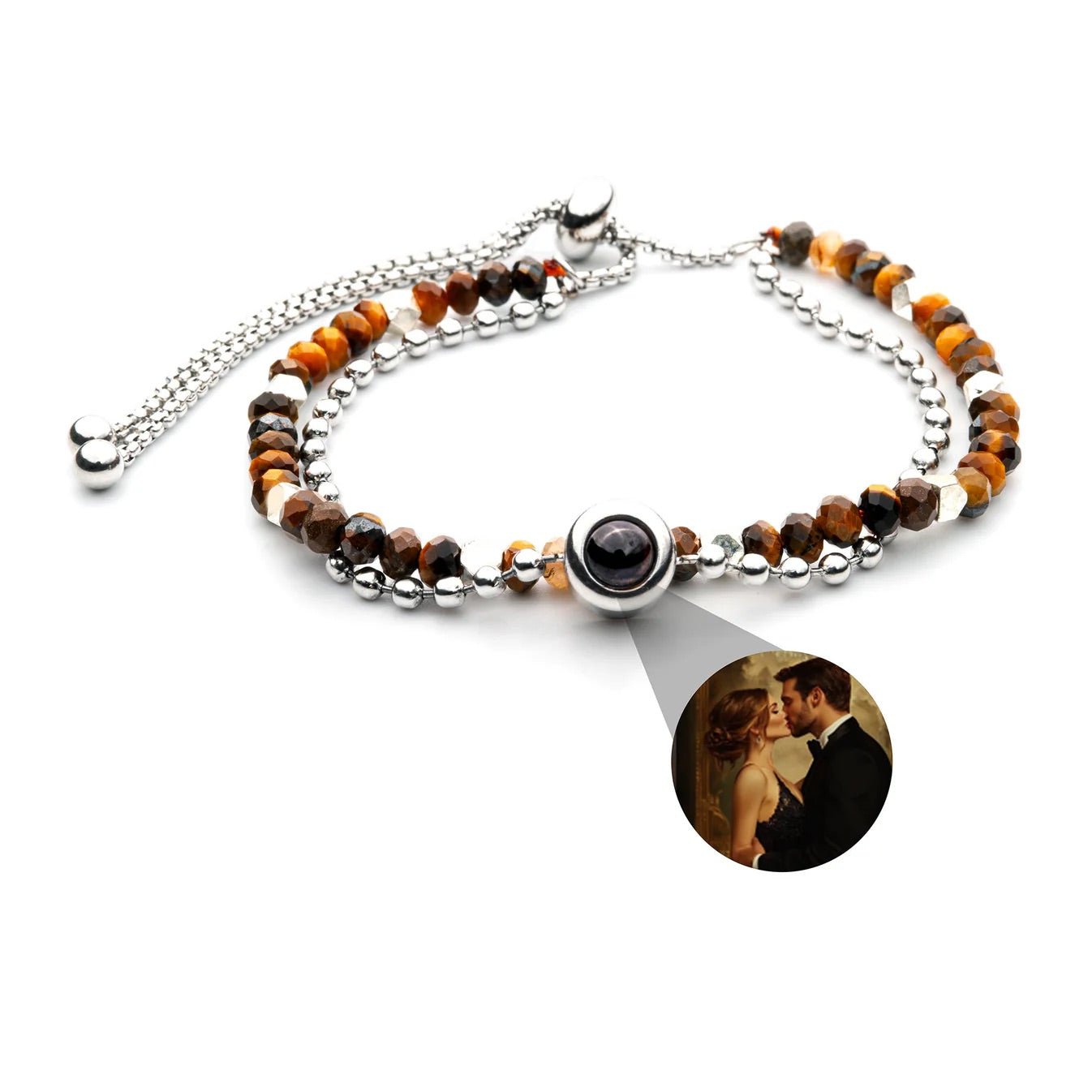 Bracelet double rang en pierres naturelles orange et perles argentées avec médaille photo personnalisée ronde en métal.